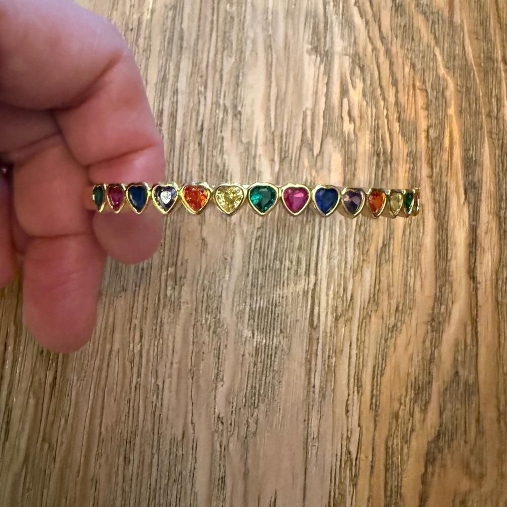 Multicolor Heart Bracelet gold tone snapclose